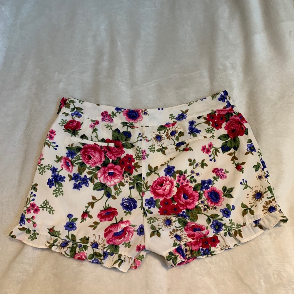 Forever 21 floral shorts - Picture 3 of 3